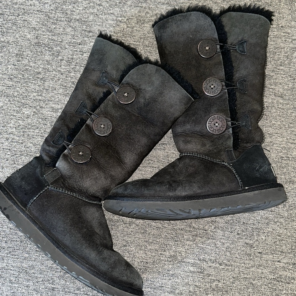 UGGS